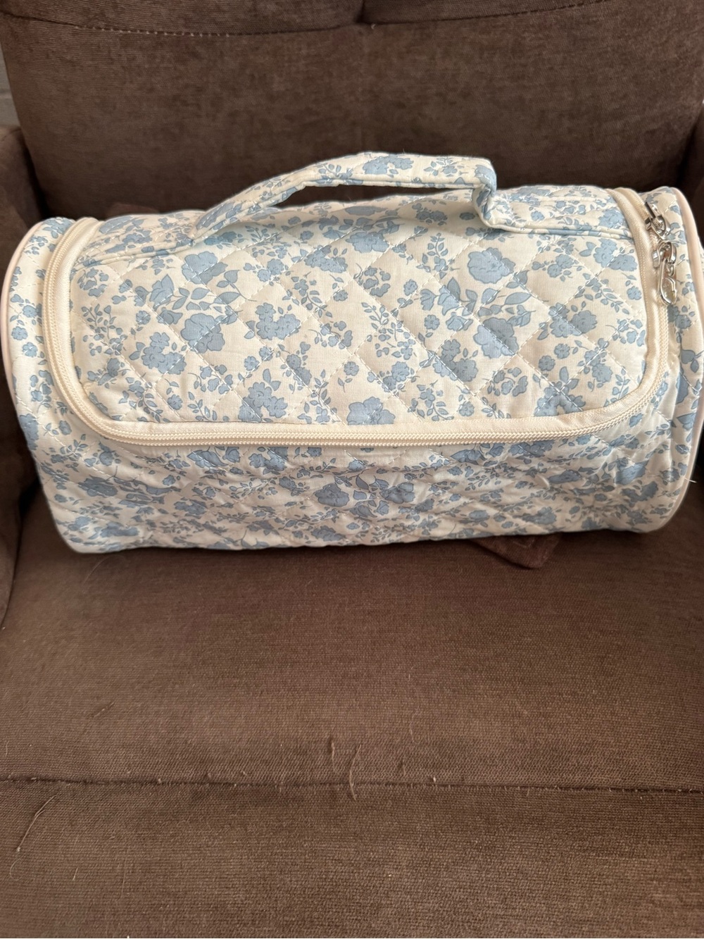 Quilted Floral Carry Storage Bag in Light Blue and Cream